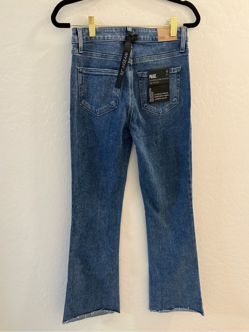 PAIGE NWT High Rise Laurel Canyon Jeans